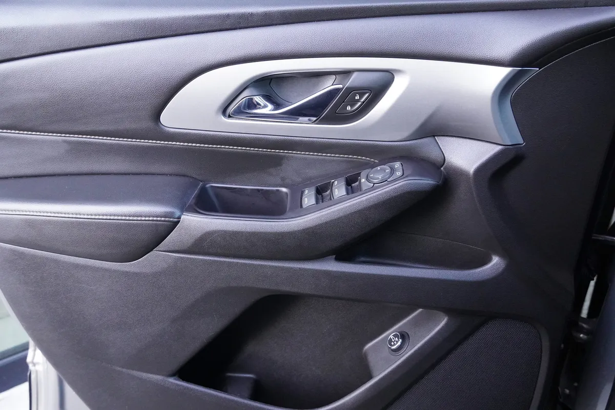 2018 Chevrolet Traverse LT Cloth thumbnail 27