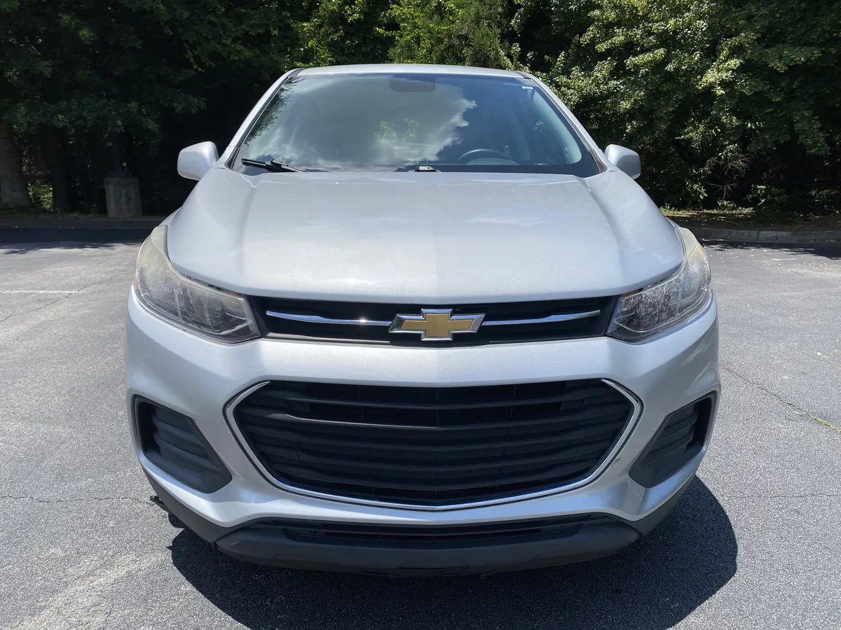 2018 Chevrolet Trax LS thumbnail 2