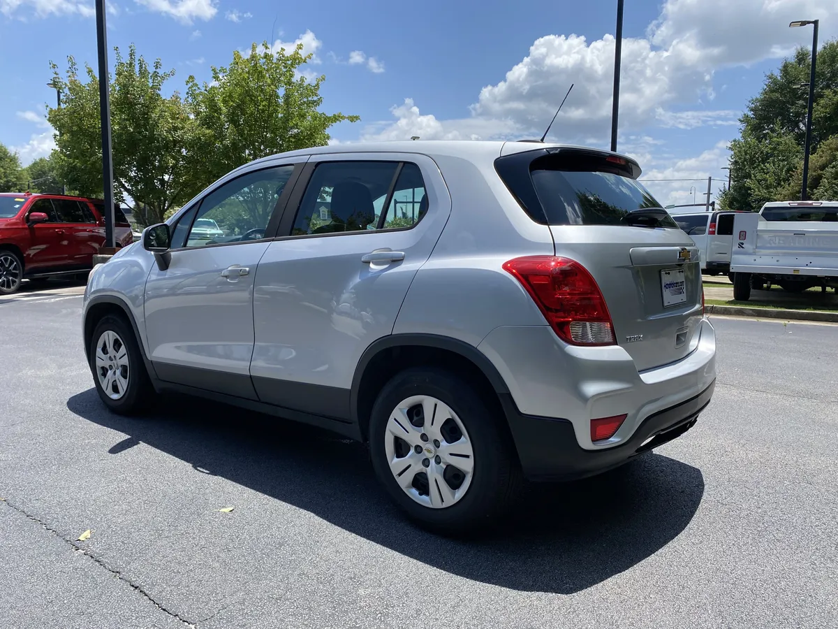 2018 Chevrolet Trax LS thumbnail 6