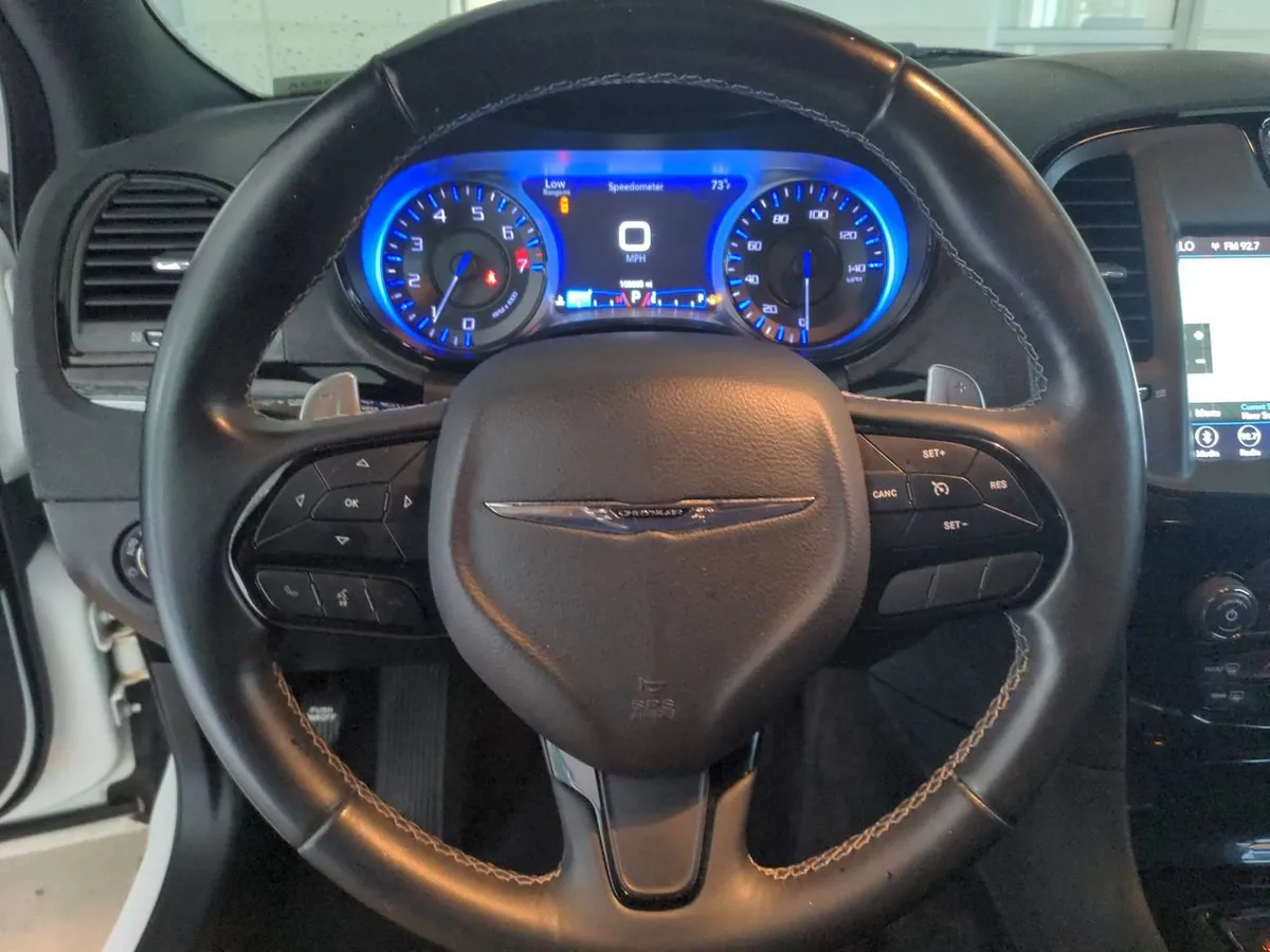 2018 Chrysler 300 300S thumbnail 17