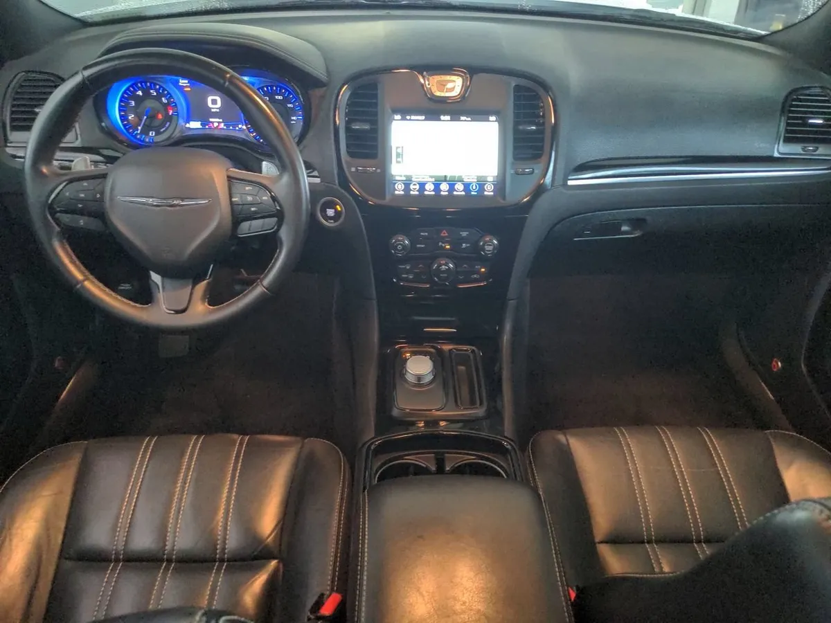 2018 Chrysler 300 300S thumbnail 28