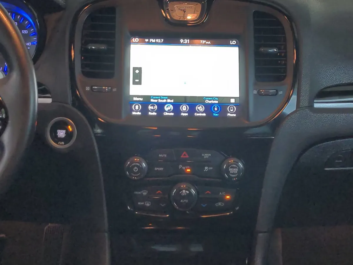 2018 Chrysler 300 300S thumbnail 29