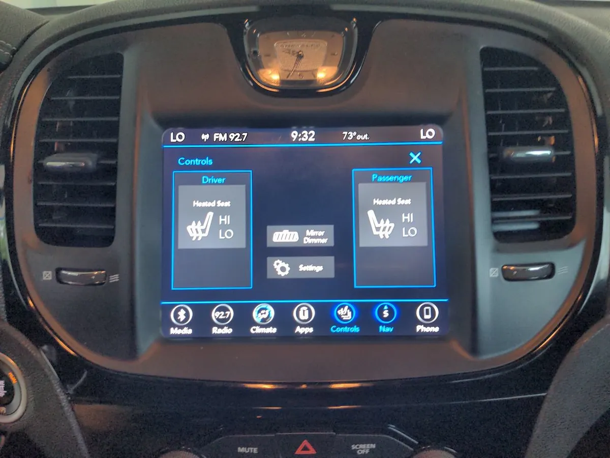 2018 Chrysler 300 300S thumbnail 39