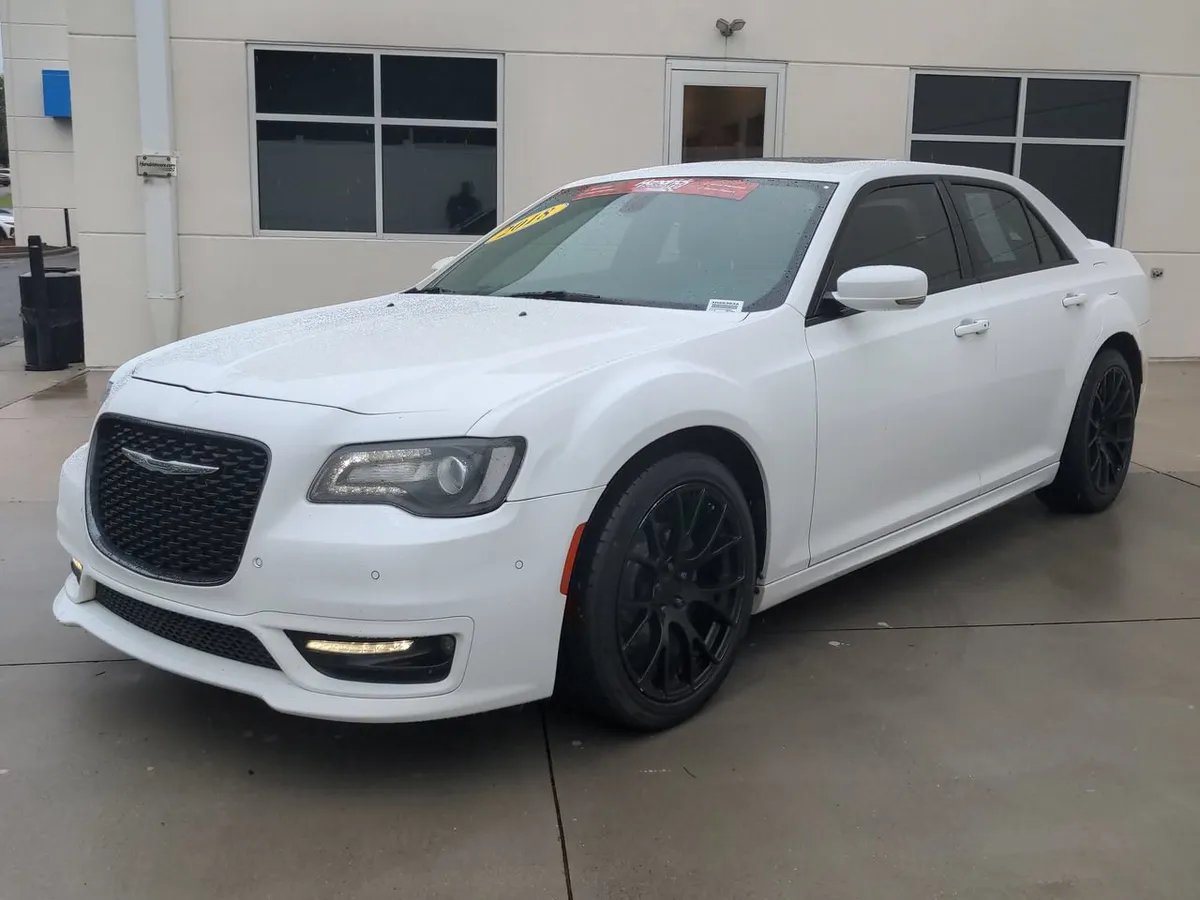 2018 Chrysler 300 300S thumbnail 4