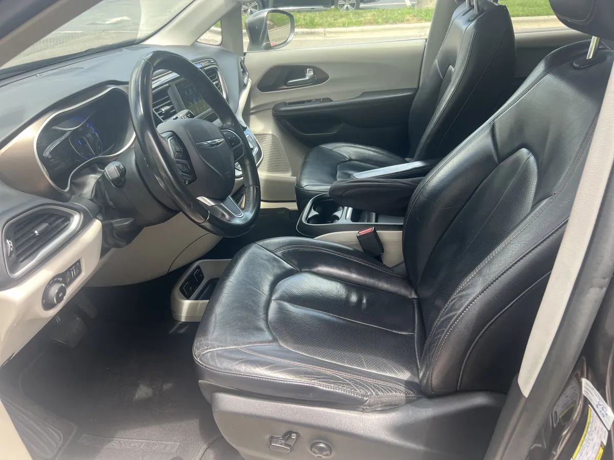 2018 Chrysler Pacifica Touring L thumbnail 14