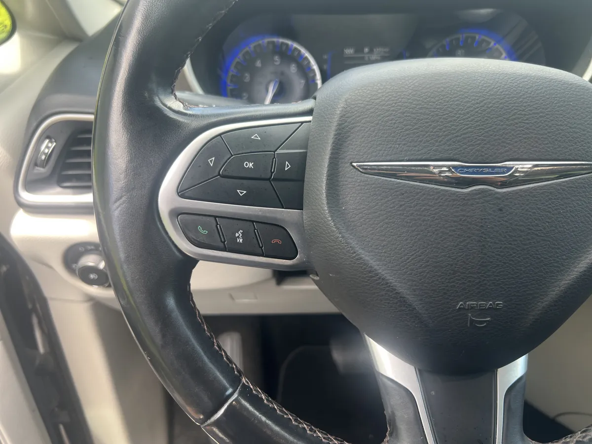 2018 Chrysler Pacifica Touring L thumbnail 17