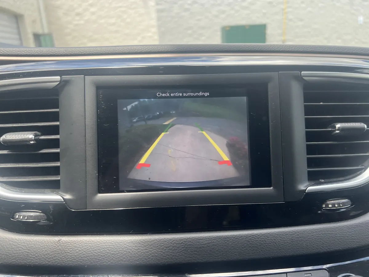 2018 Chrysler Pacifica Touring L thumbnail 23