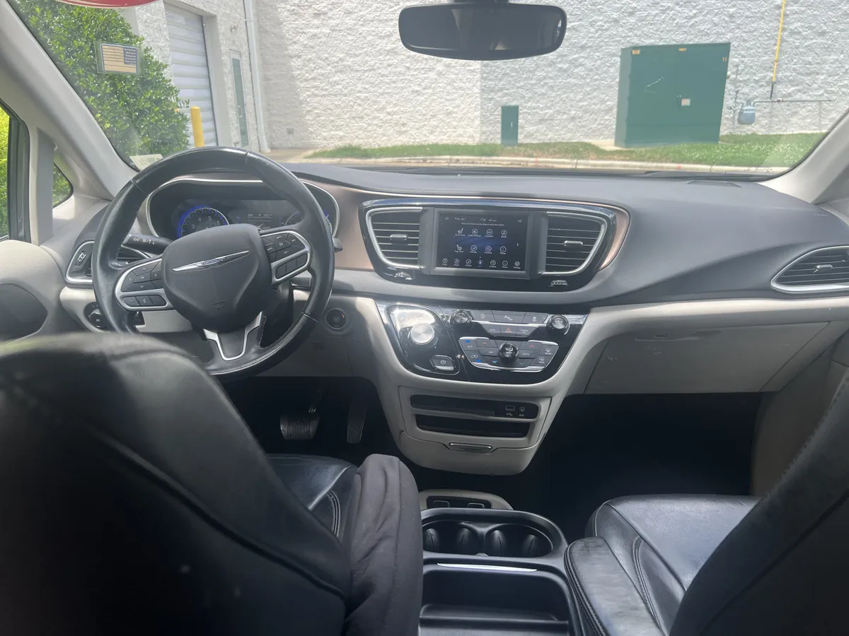 2018 Chrysler Pacifica Touring L thumbnail 28