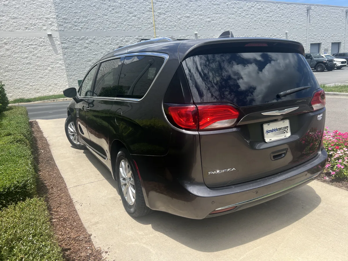 2018 Chrysler Pacifica Touring L thumbnail 6