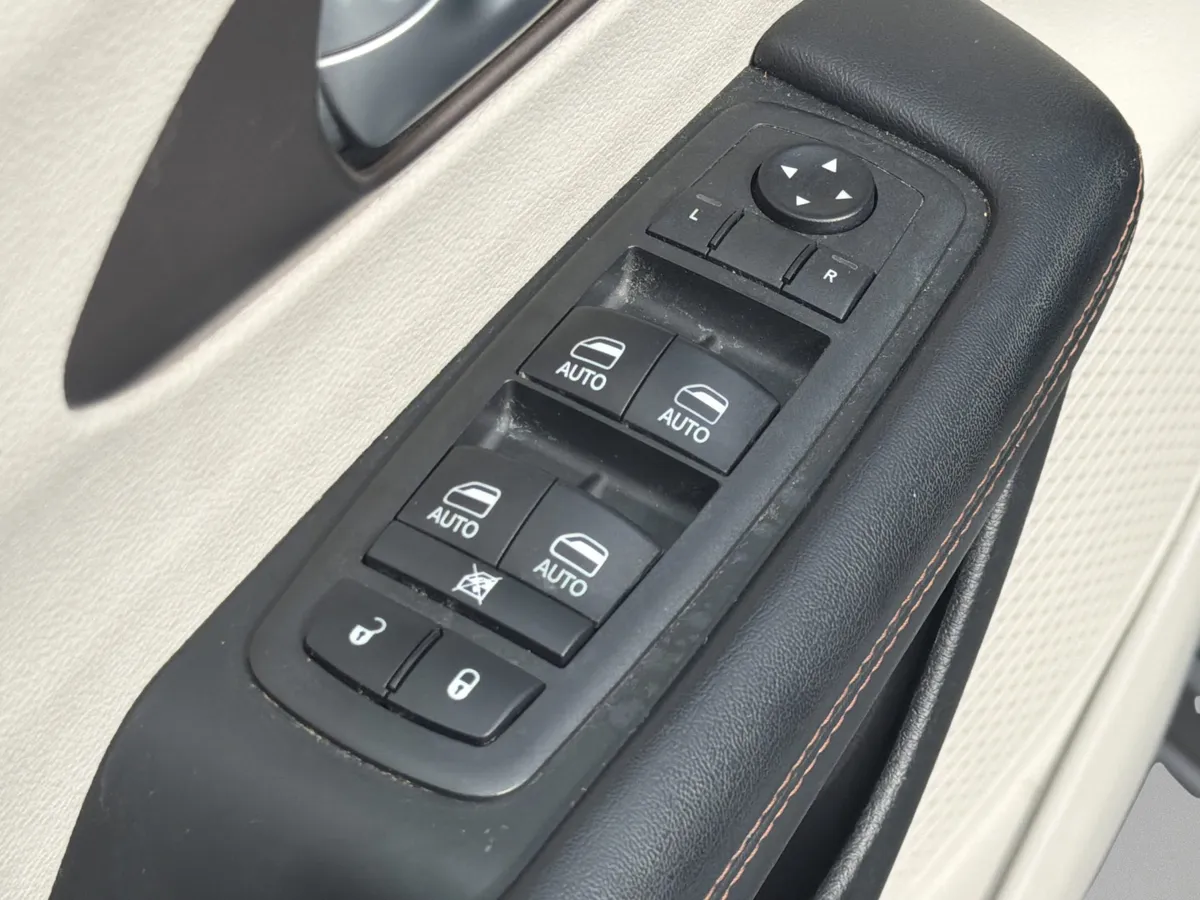 2018 Chrysler Pacifica Touring L Plus thumbnail 14