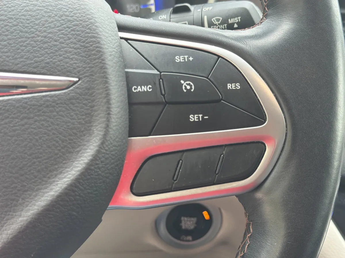 2018 Chrysler Pacifica Touring L Plus thumbnail 18