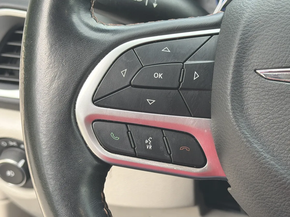 2018 Chrysler Pacifica Touring L Plus thumbnail 22