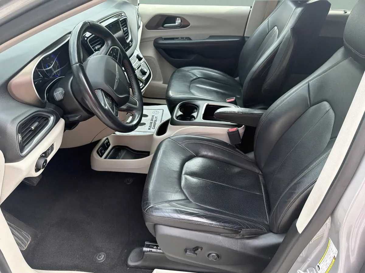 2018 Chrysler Pacifica Touring L Plus thumbnail 27