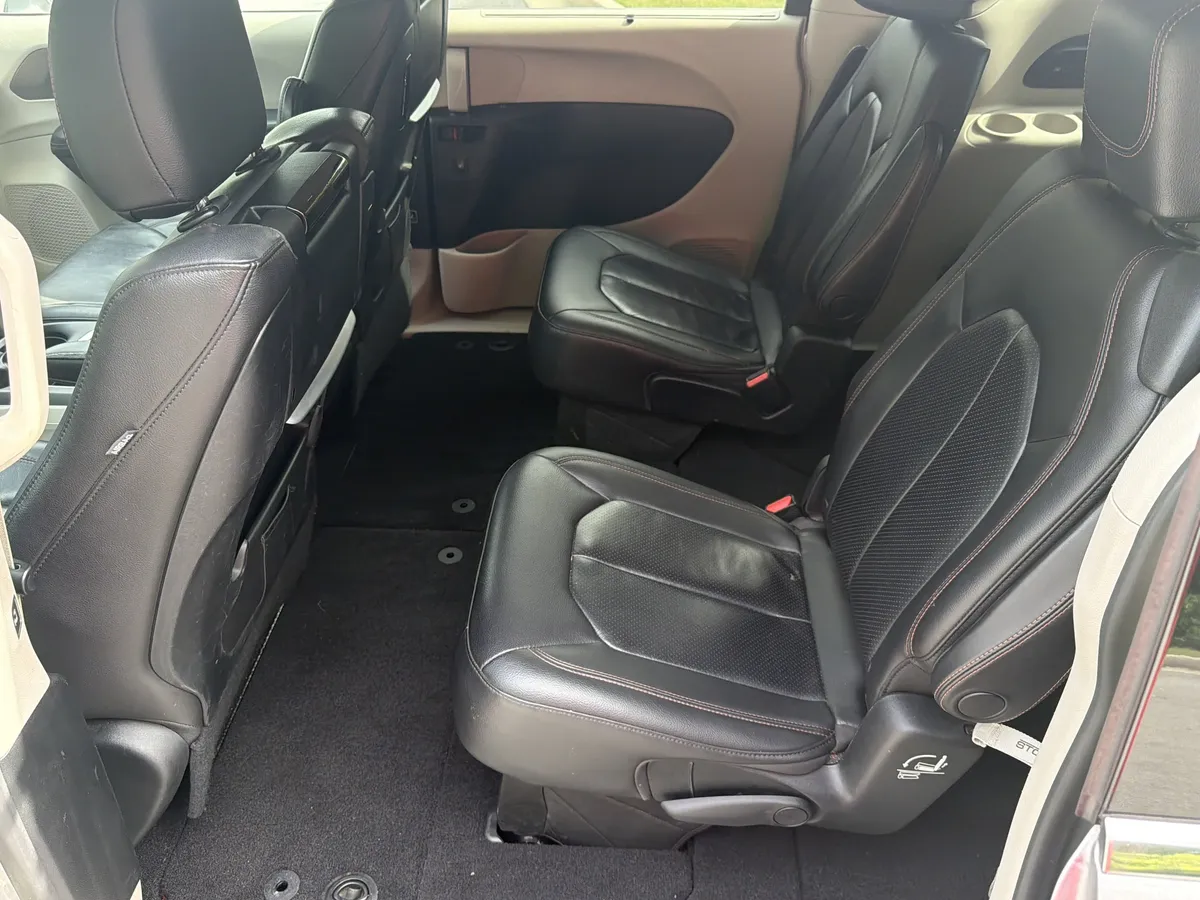 2018 Chrysler Pacifica Touring L Plus thumbnail 29