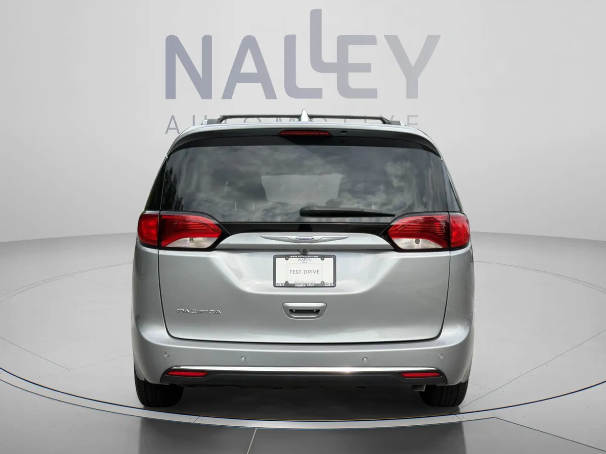 2018 Chrysler Pacifica Touring L Plus thumbnail 5