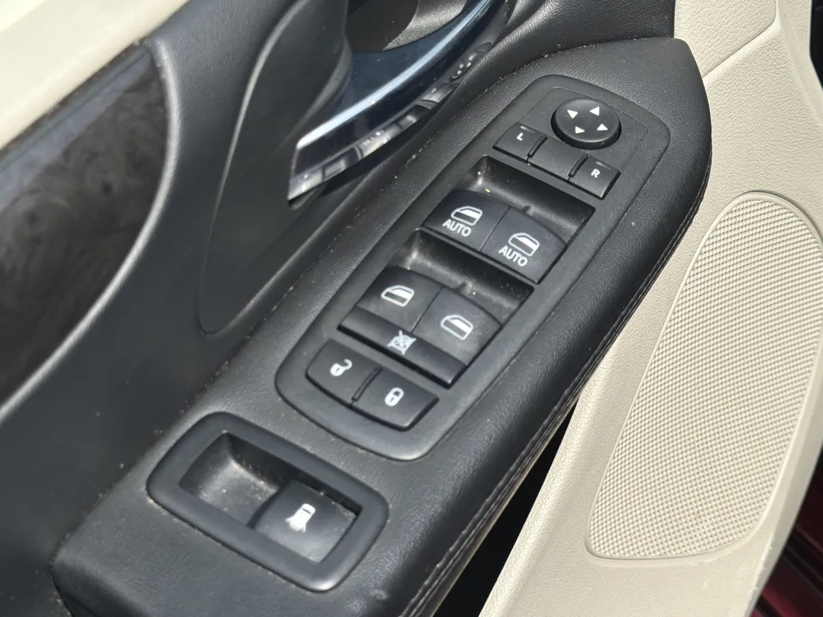 2018 Dodge Grand Caravan SE thumbnail 17