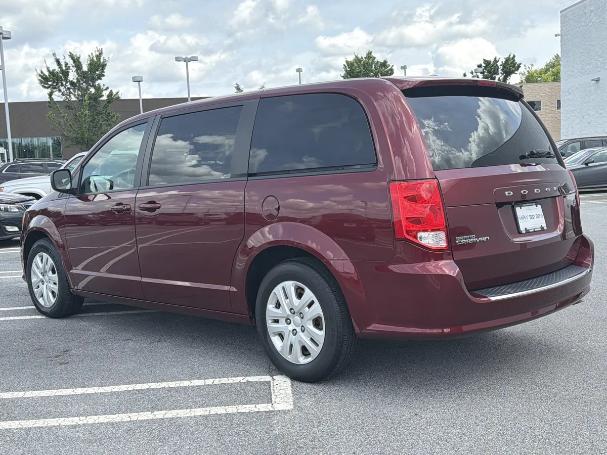 2018 Dodge Grand Caravan SE thumbnail 22