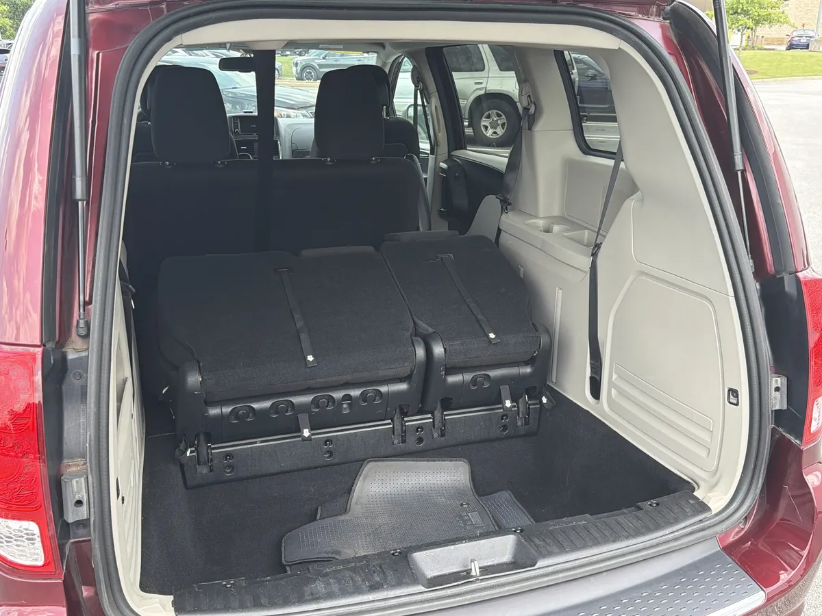 2018 Dodge Grand Caravan SE thumbnail 25