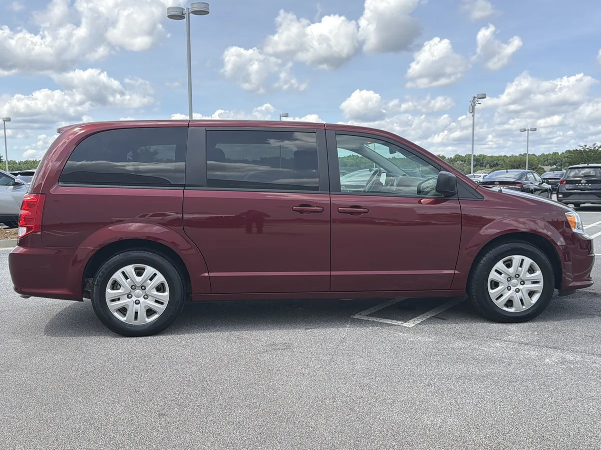 2018 Dodge Grand Caravan SE thumbnail 27