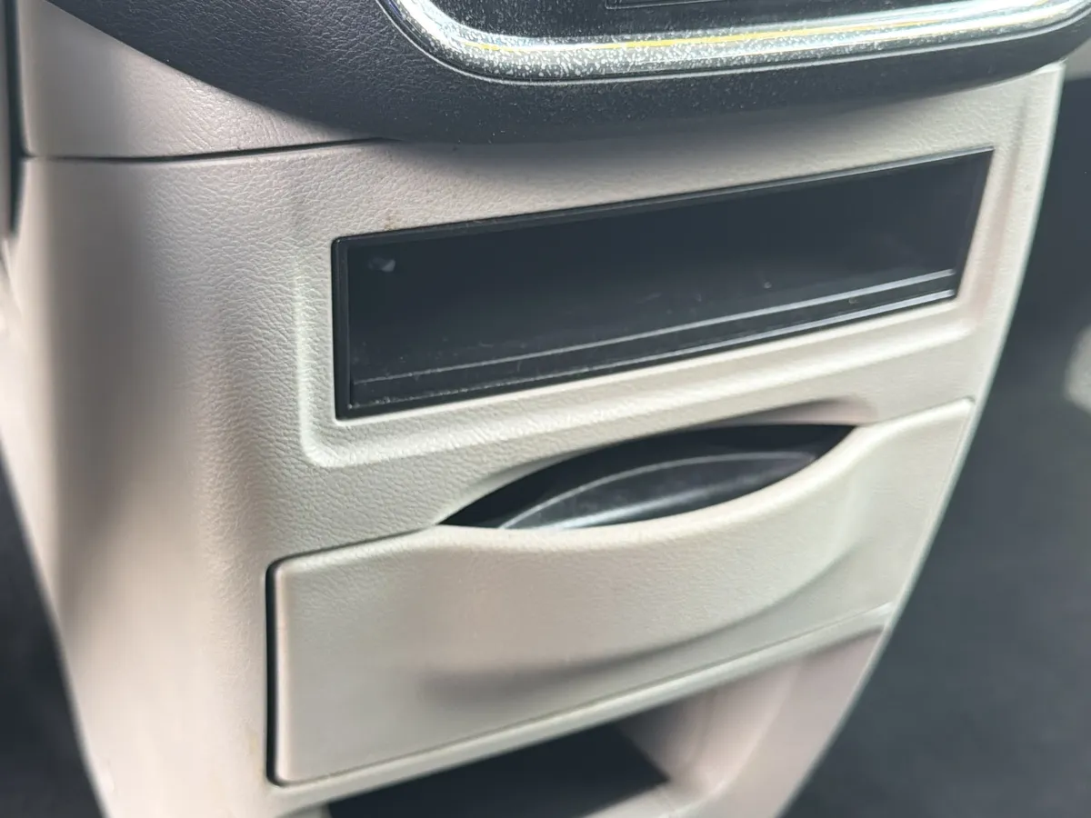 2018 Dodge Grand Caravan SE thumbnail 7