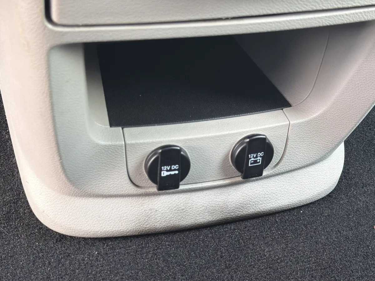 2018 Dodge Grand Caravan SE thumbnail 8