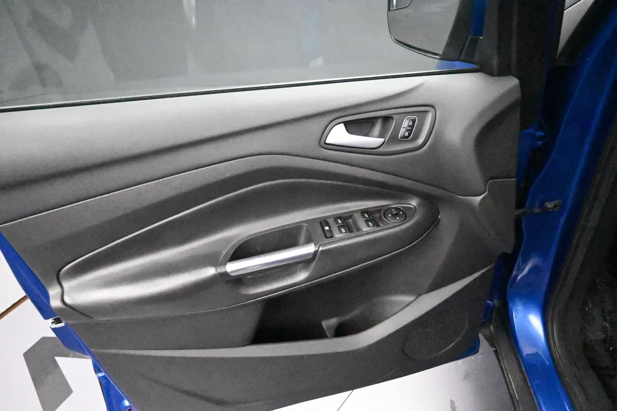 2018 Ford Escape SE thumbnail 12