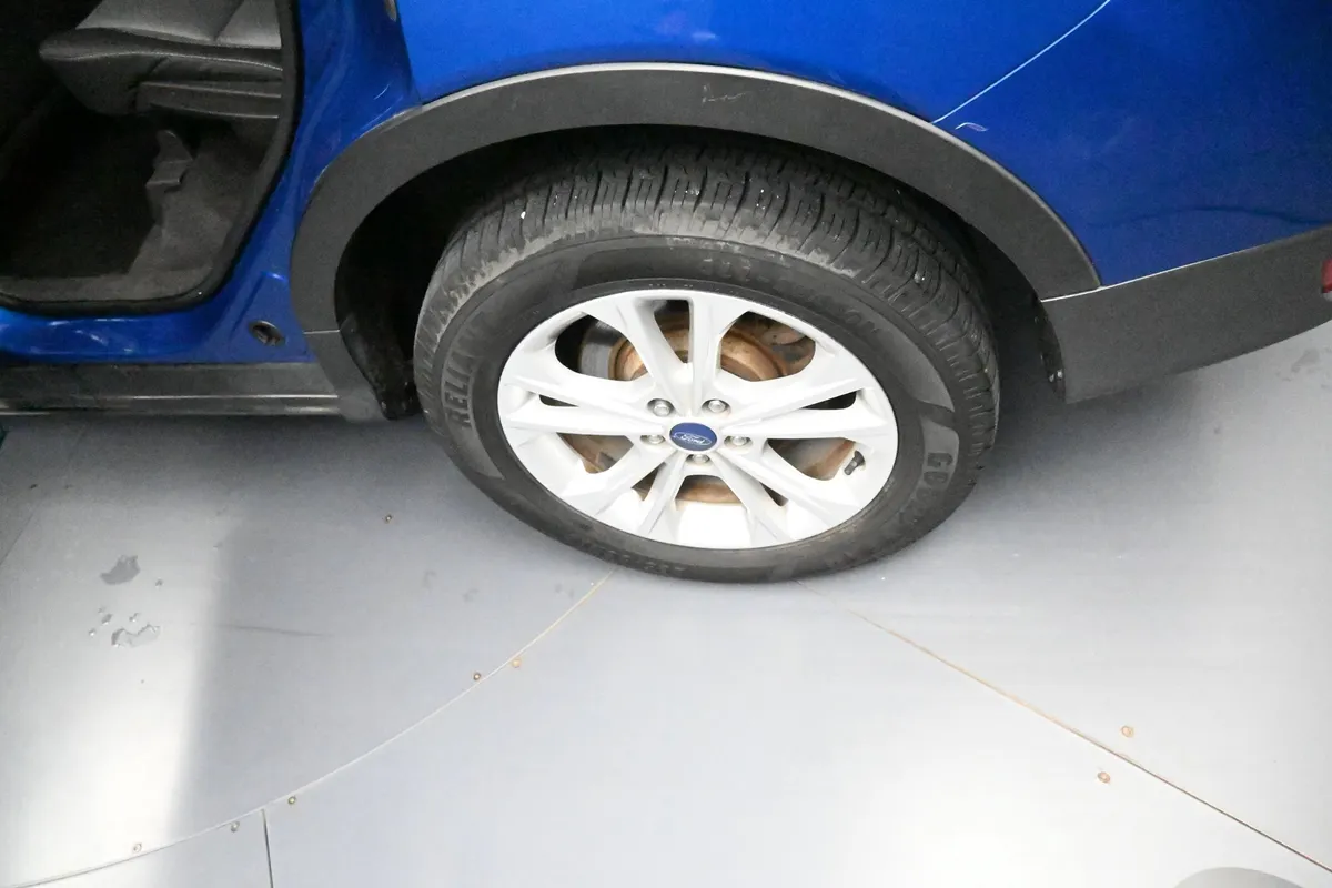 2018 Ford Escape SE thumbnail 17