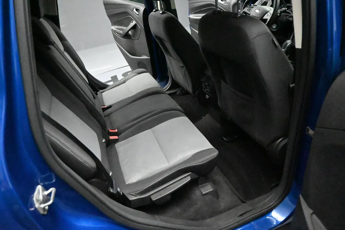 2018 Ford Escape SE thumbnail 18