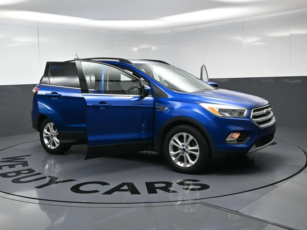 2018 Ford Escape SE thumbnail 23