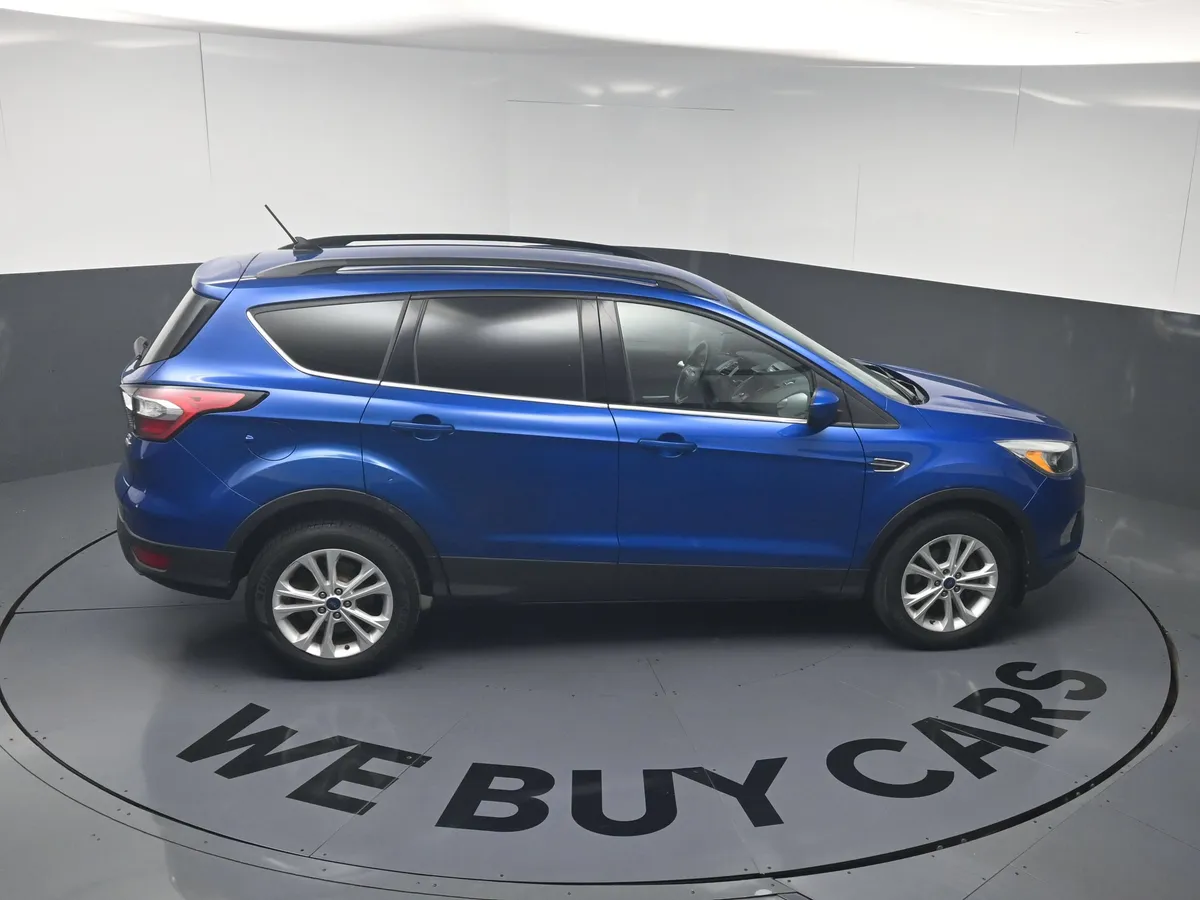 2018 Ford Escape SE thumbnail 32
