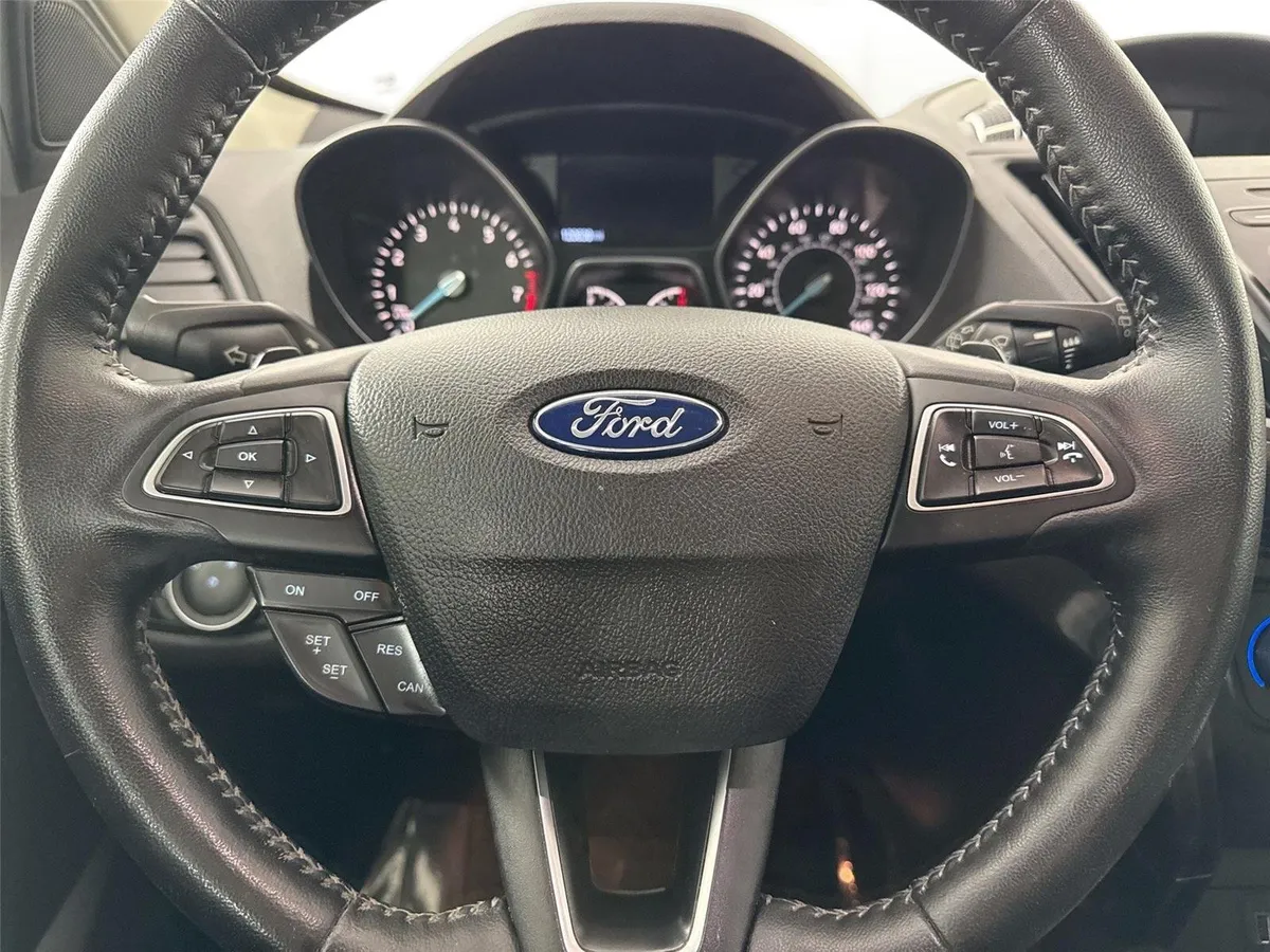 2018 Ford Escape SE thumbnail 16