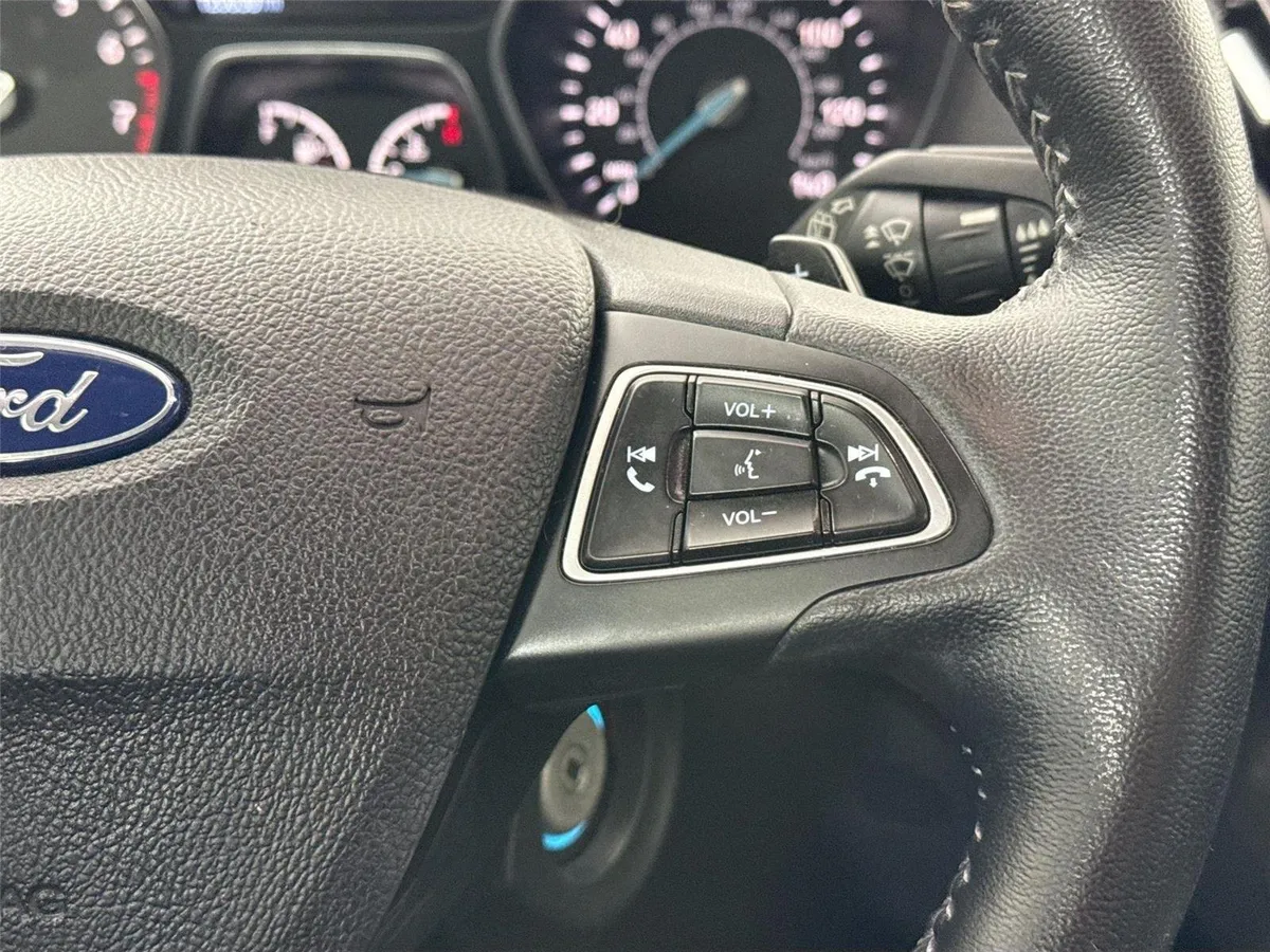 2018 Ford Escape SE thumbnail 18