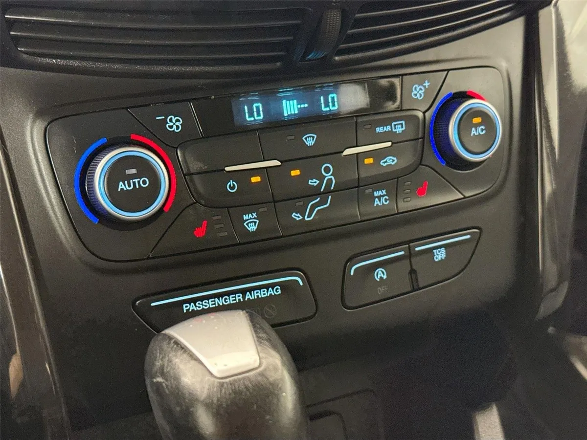 2018 Ford Escape SE thumbnail 23