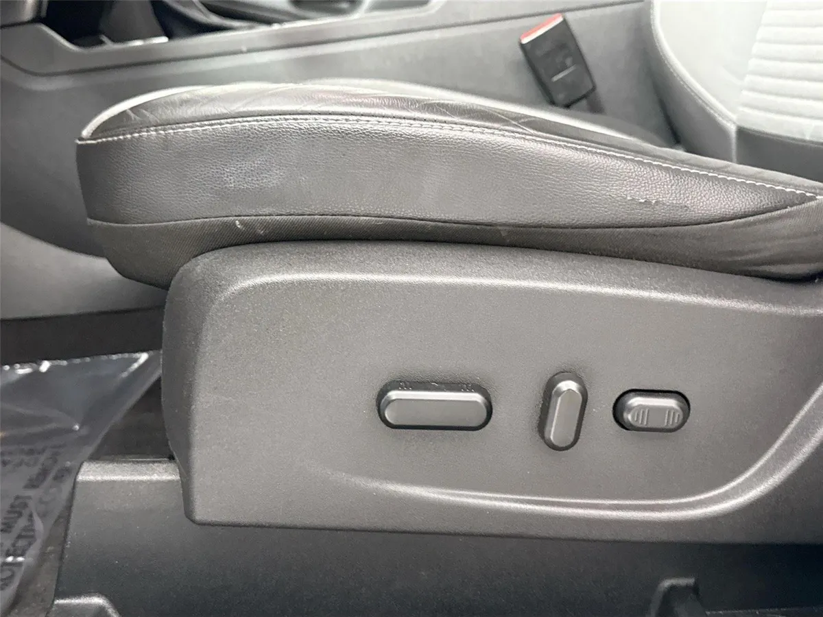 2018 Ford Escape SE thumbnail 26
