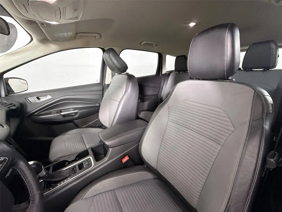 2018 Ford Escape SE thumbnail 3