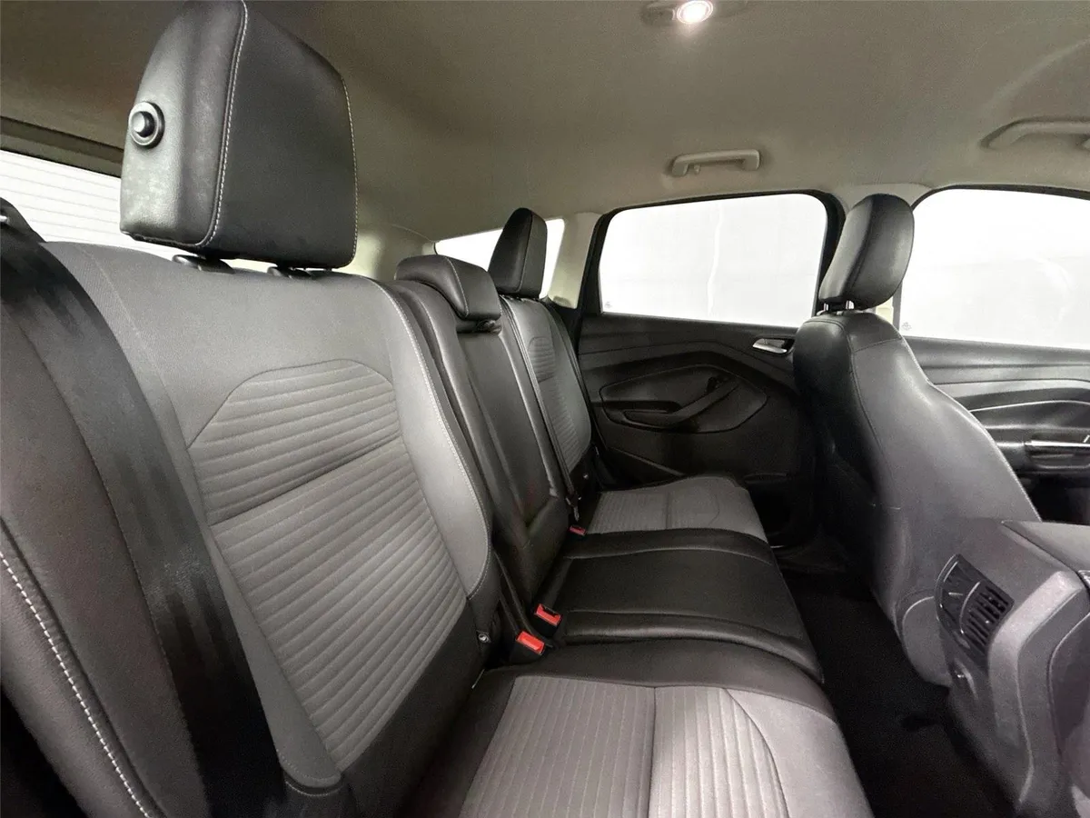 2018 Ford Escape SE thumbnail 38