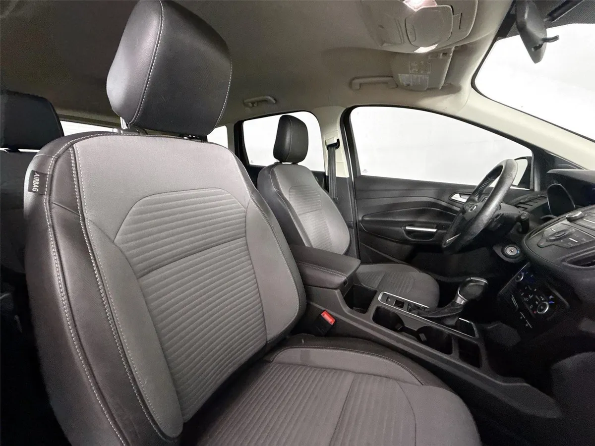 2018 Ford Escape SE thumbnail 39