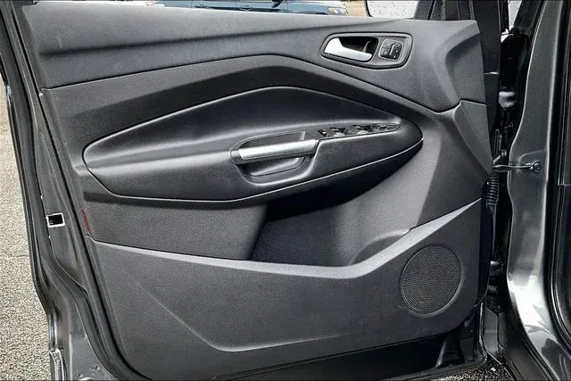 2018 Ford Escape Titanium thumbnail 17