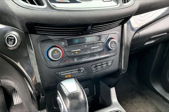 2018 Ford Escape Titanium thumbnail 23
