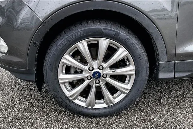2018 Ford Escape Titanium thumbnail 29