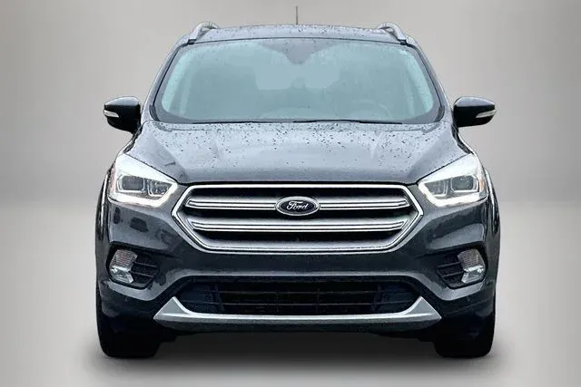 2018 Ford Escape Titanium thumbnail 3