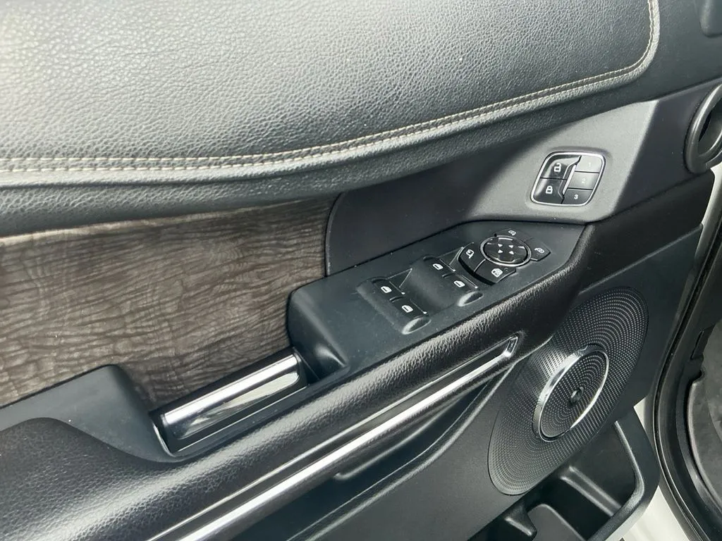 2018 Ford Expedition Max Limited thumbnail 16