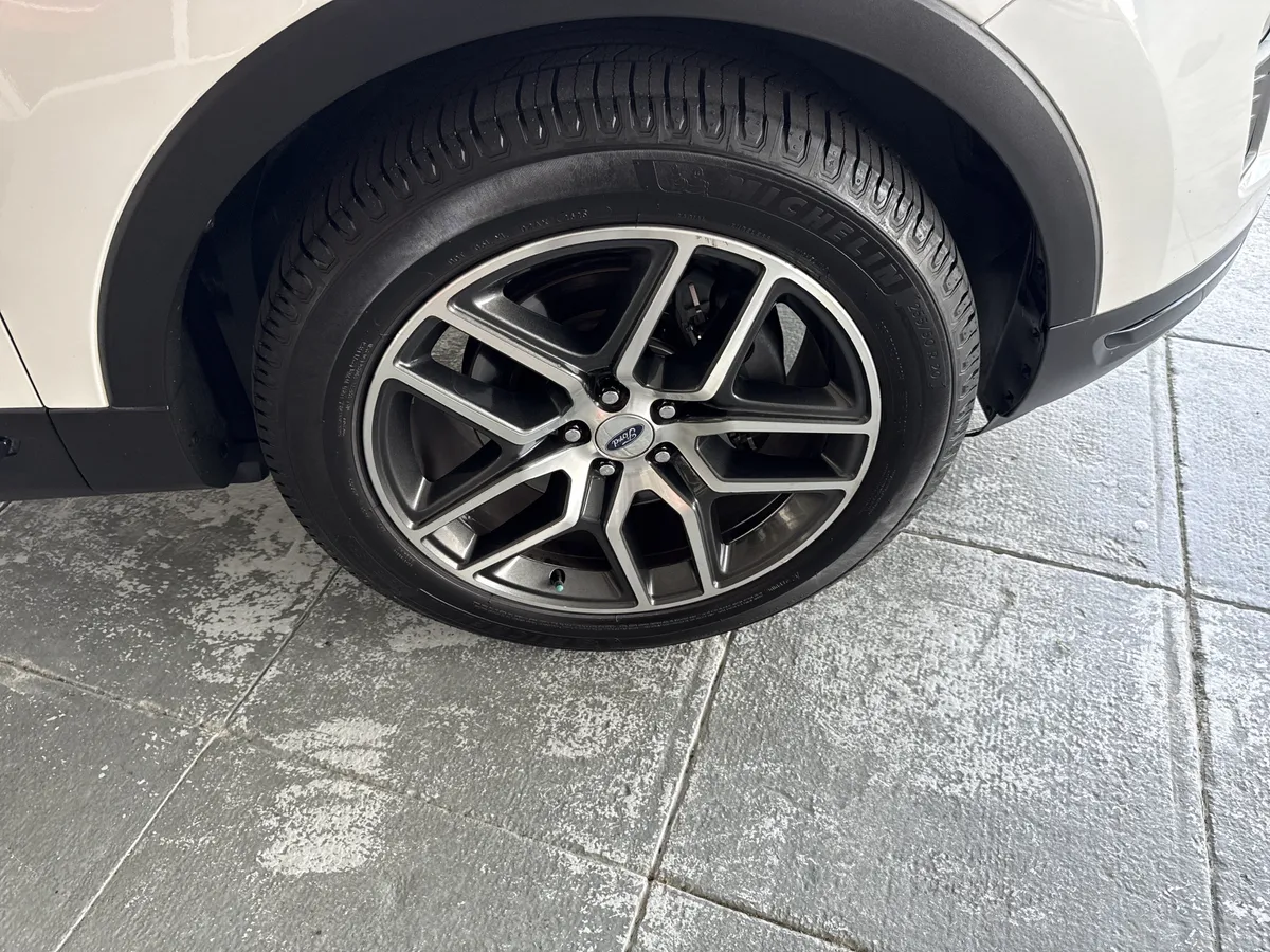 2018 Ford Explorer Sport thumbnail 12