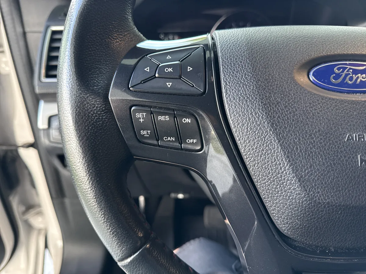 2018 Ford Explorer Sport thumbnail 18