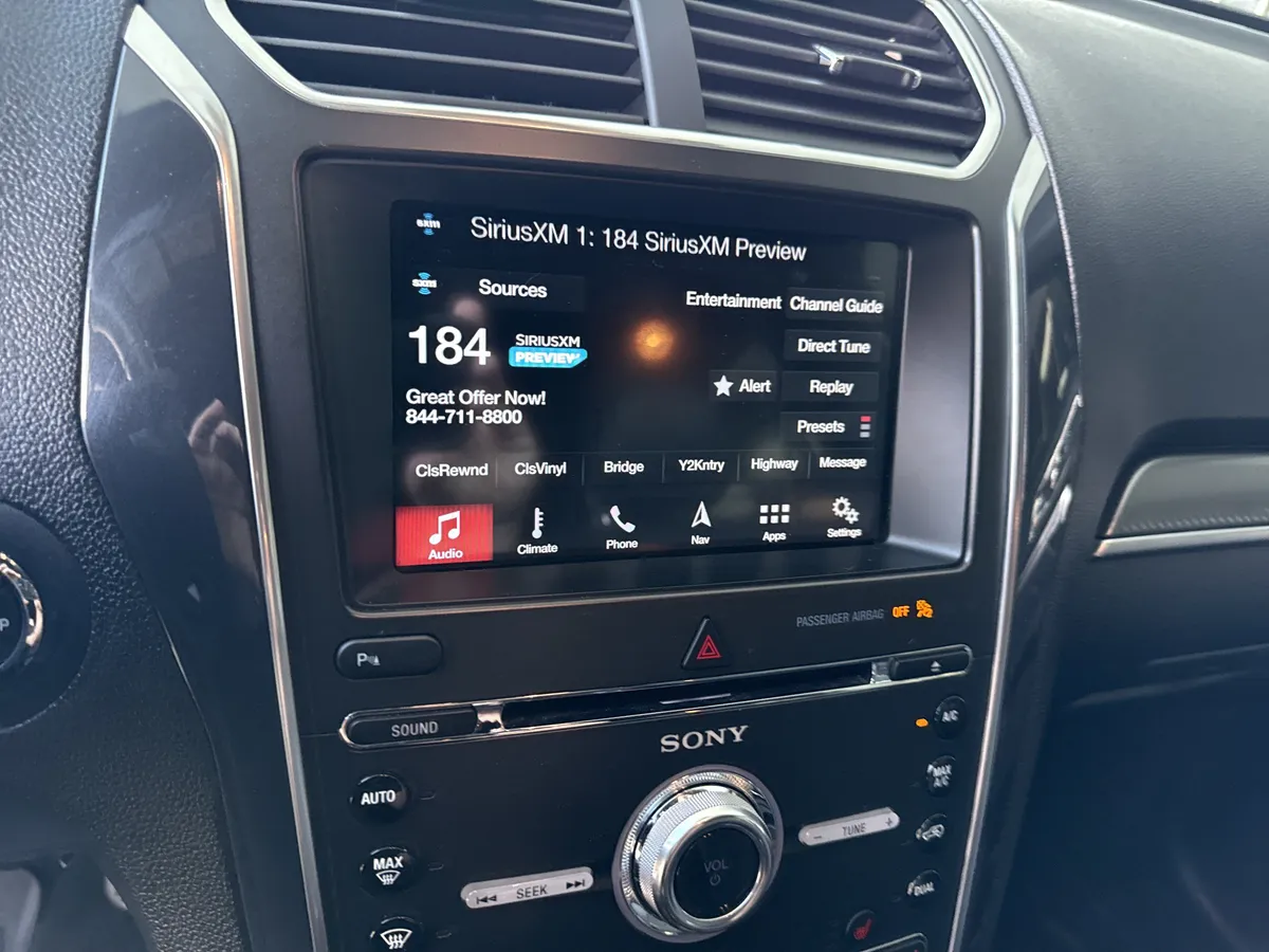 2018 Ford Explorer Sport thumbnail 22