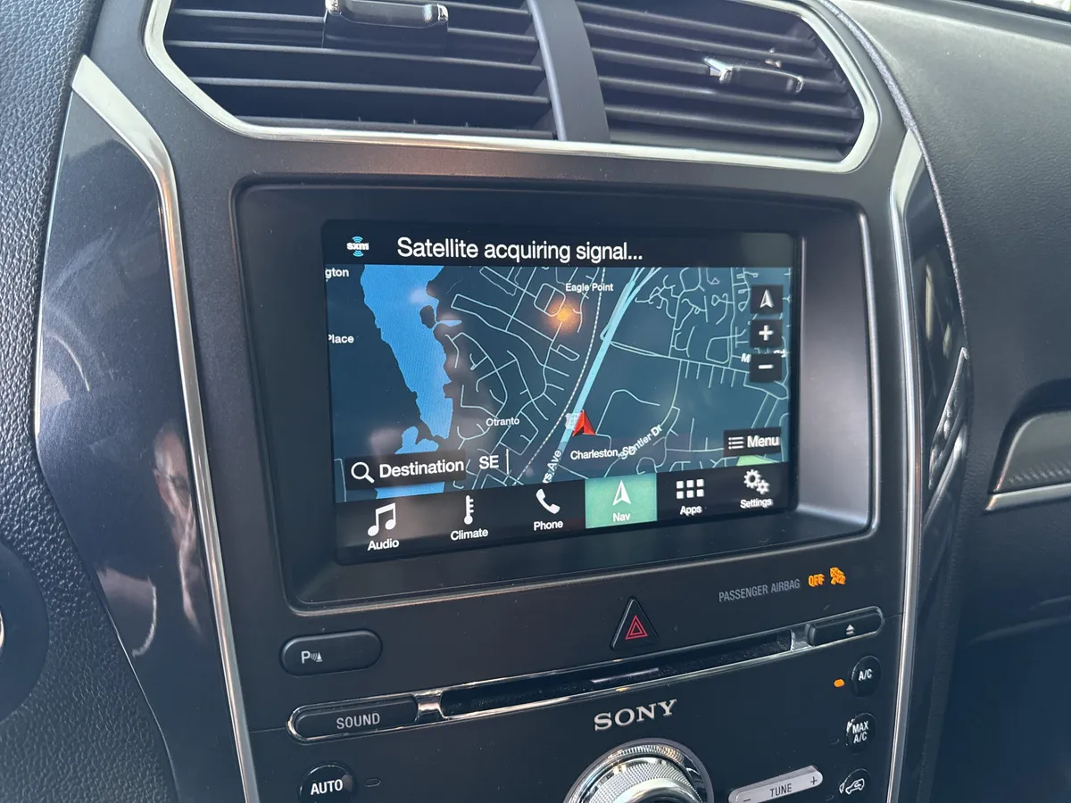 2018 Ford Explorer Sport thumbnail 23
