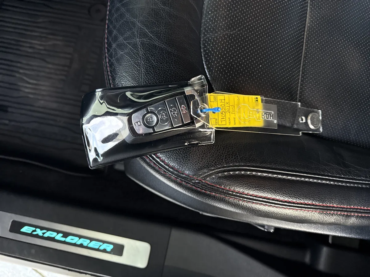 2018 Ford Explorer Sport thumbnail 36