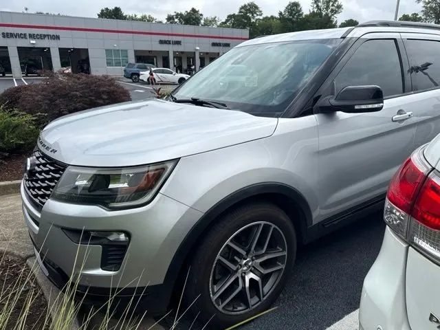 2018 Ford Explorer Sport thumbnail 2