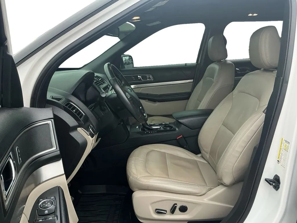 2018 Ford Explorer XLT thumbnail 14