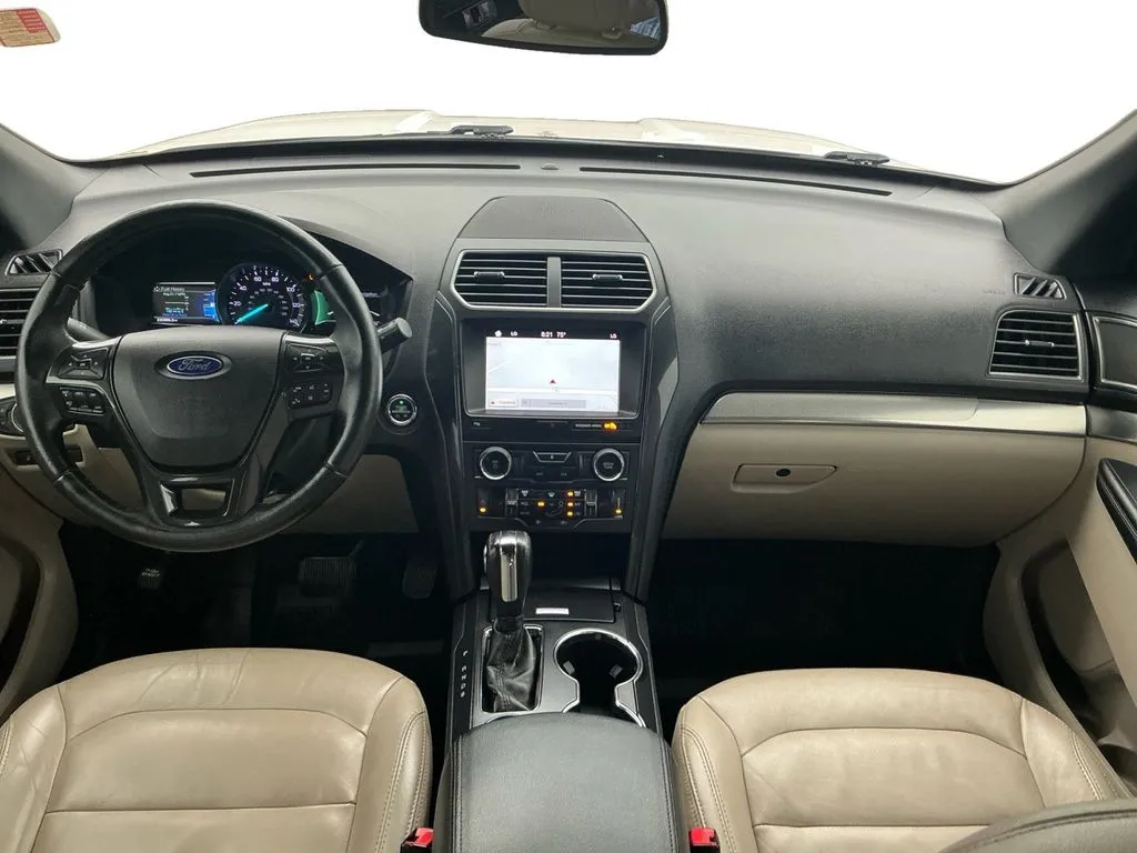 2018 Ford Explorer XLT thumbnail 17